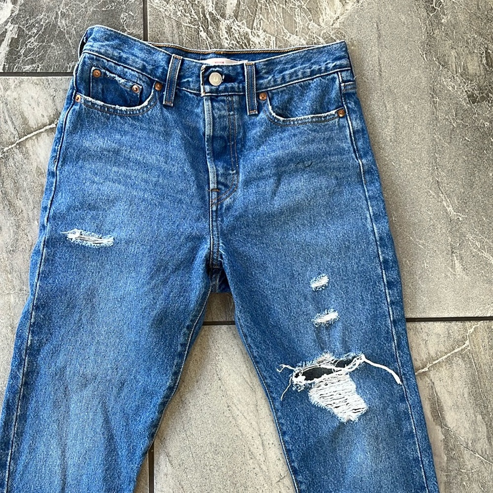 💙 Levi’s Premium Wedgie Straight Fit medium wash size 26 jeans 100% cotton - Picture 4 of 10